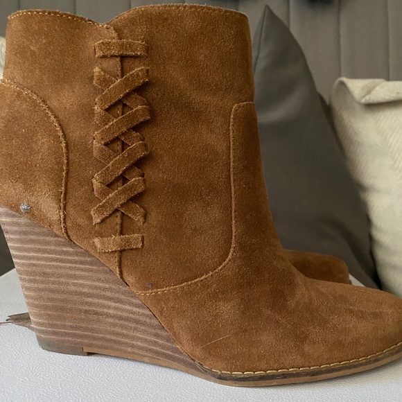 Jessica Simpson brown split suede booties - Picture 2 of 4